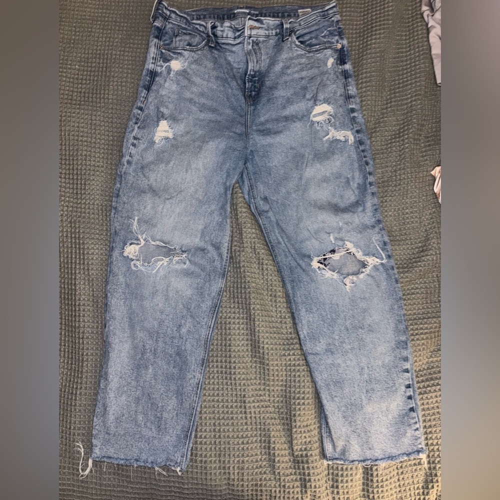 Old Navy Extra High Rise Distressed Jeans, size 16